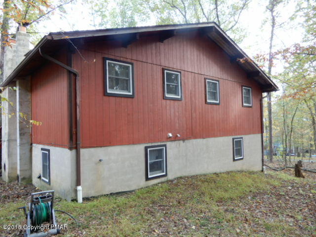 103 Doe Loop Bushkill, PA 18324 - Photo 5 of 32 back