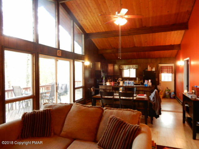 103 Doe Loop Bushkill, PA 18324 - Photo 8 of 32 living3