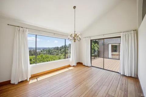 $2,400,000 | 260 Highland Avenue, San Rafael, CA 94901