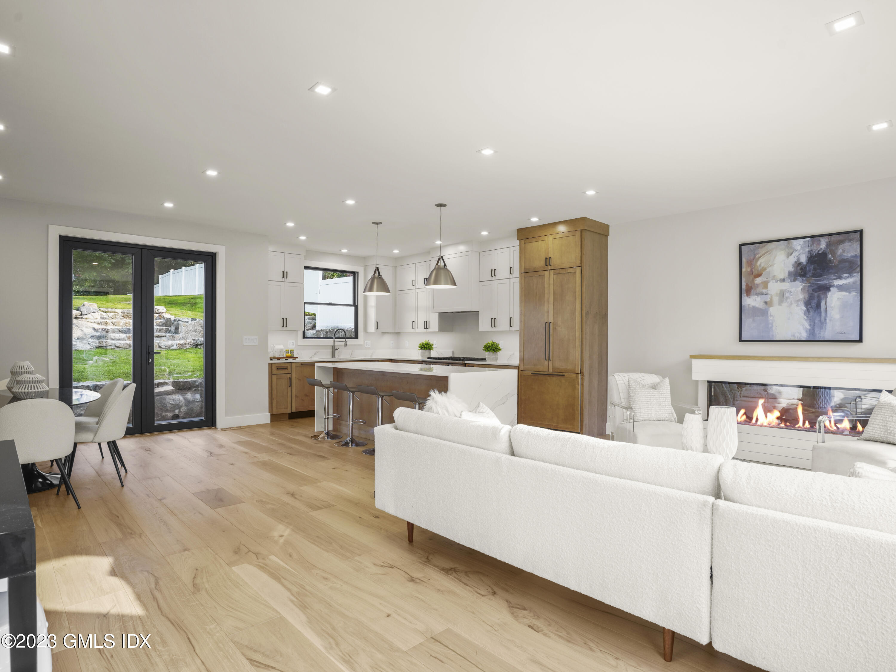 35 Bonwit Road Riverside, CT 06878 - Photo 3 of 20 a living room with furniture and wooden floor