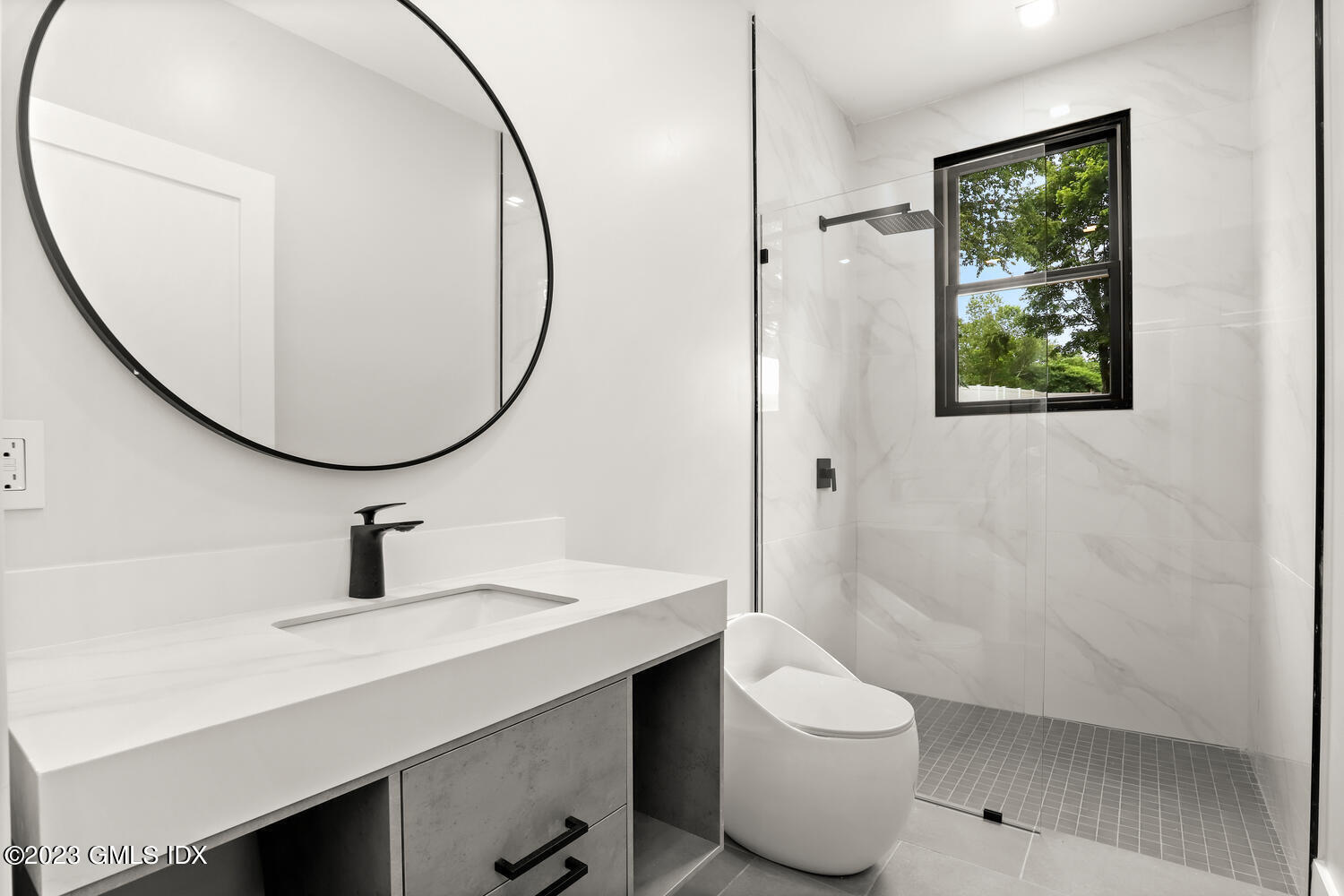 35 Bonwit Road Riverside, CT 06878 - Photo 8 of 20 a bathroom with a toilet sink and mirror