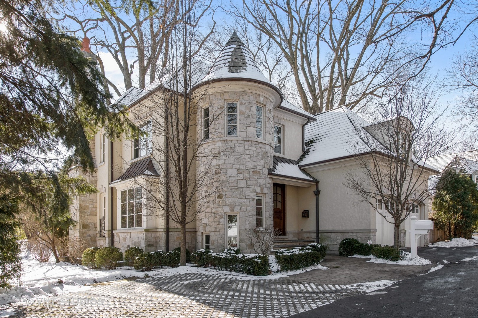 96 Church Road Winnetka, IL 60093 - Photo 1 of 34