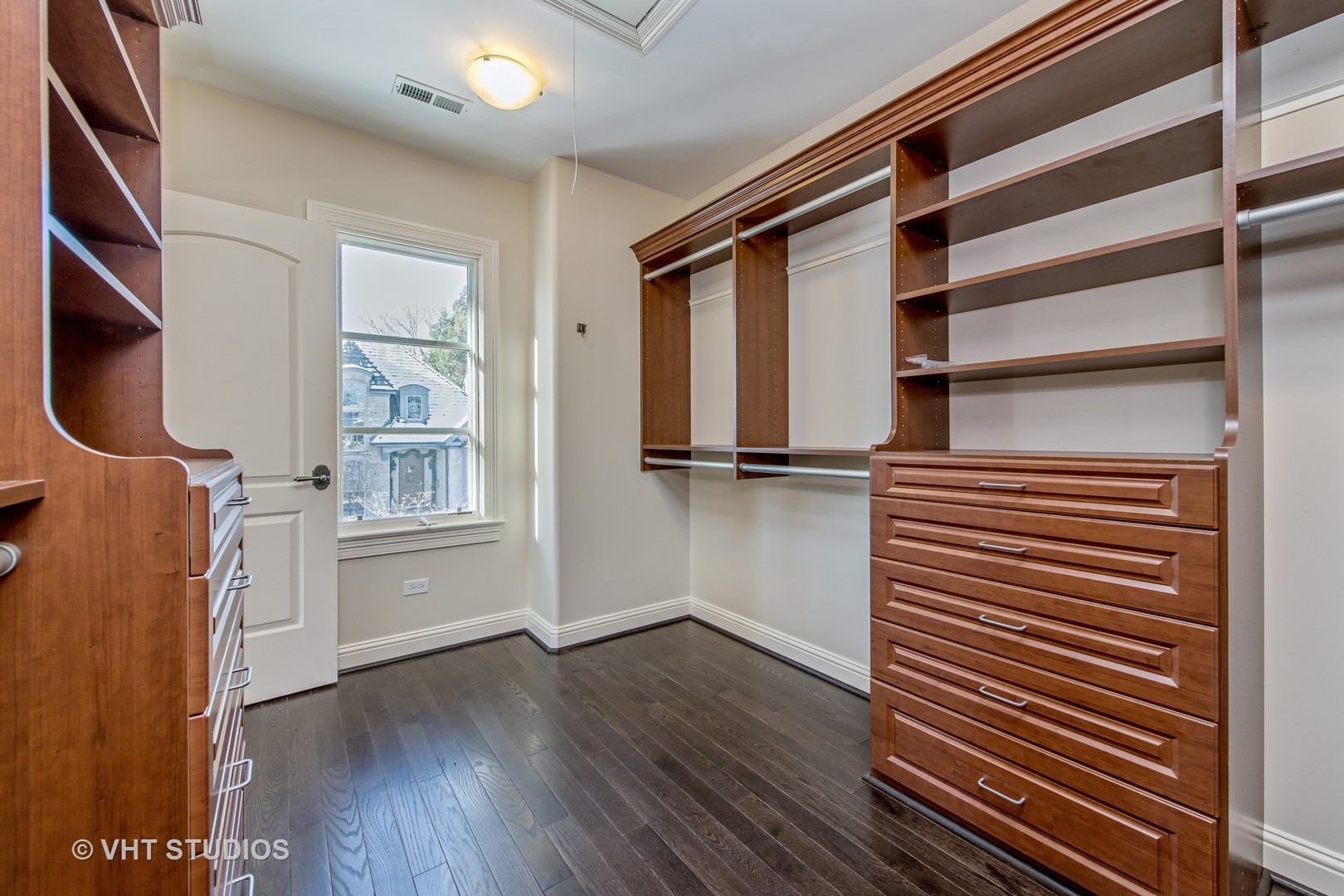 96 Church Road Winnetka, IL 60093 - Photo 13 of 34