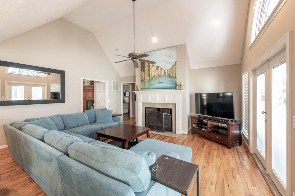 201 Buck Point Court Aiken, SC 29803 - Photo 6 of 29 Vaulted Ceiling!