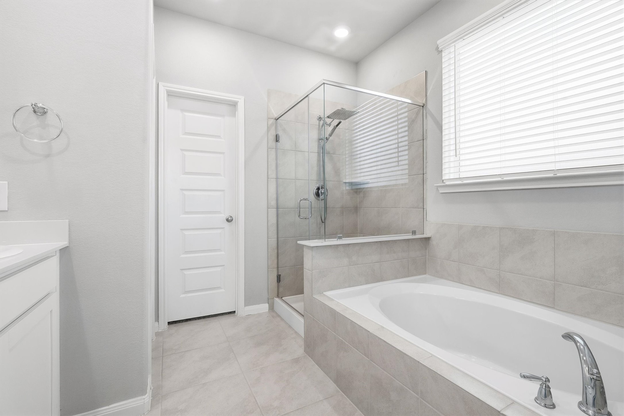 2413 Olancha Drive Rosharon, TX 77583 - Photo 20 of 41 Spacious primary bath with separate tub and shower