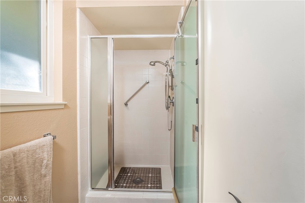 898 Ronda Sevilla, Unit N Laguna Woods, CA 92637 - Photo 33 of 71 Primary Bath