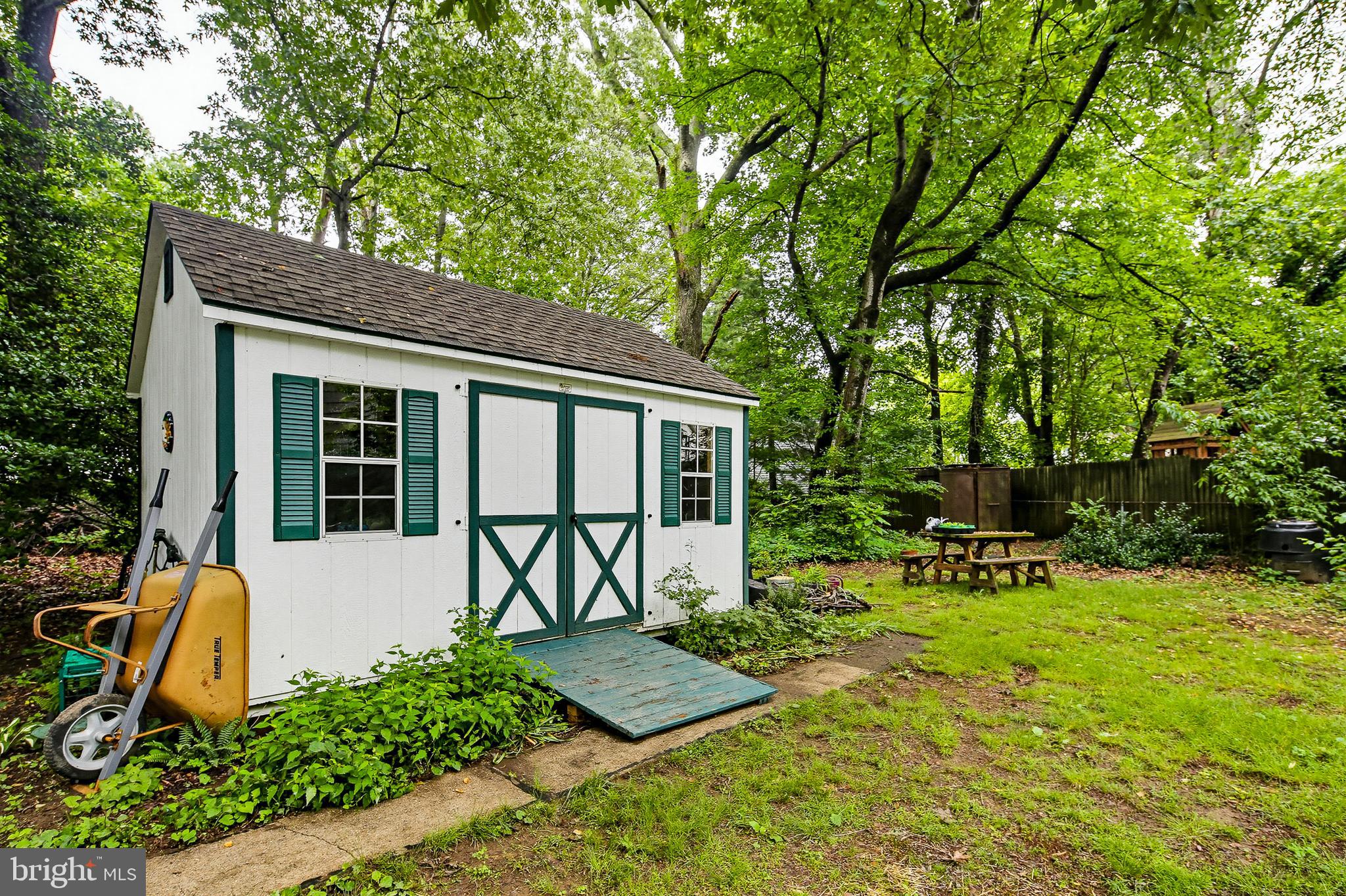 919 Blue Ridge Drive Annapolis, MD 21409 - Photo 7 of 30 a front view of a house with garden