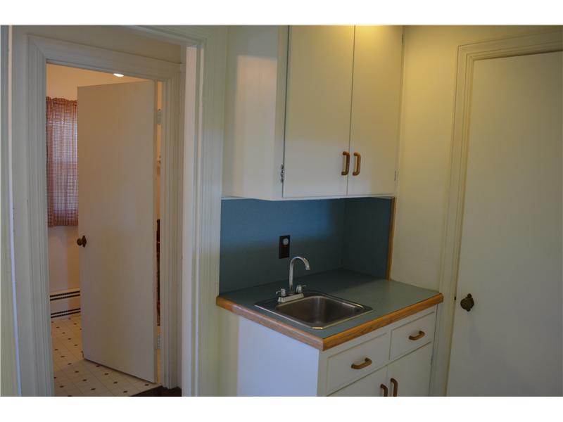 17 Riverside Drive Barrington, RI 02806 - Photo 7 of 10 Kitchen.