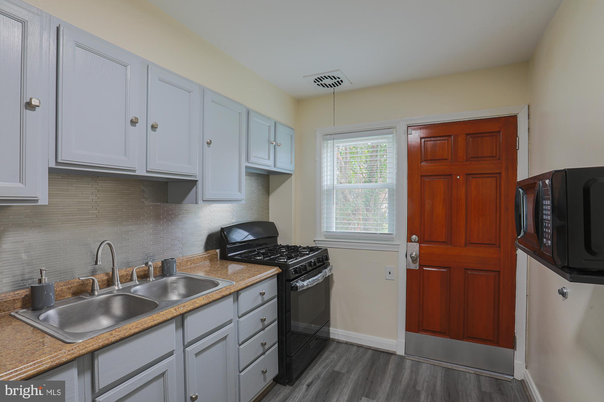 1526 Winford Road Baltimore, MD 21239 - Photo 13 of 27 Kitchen