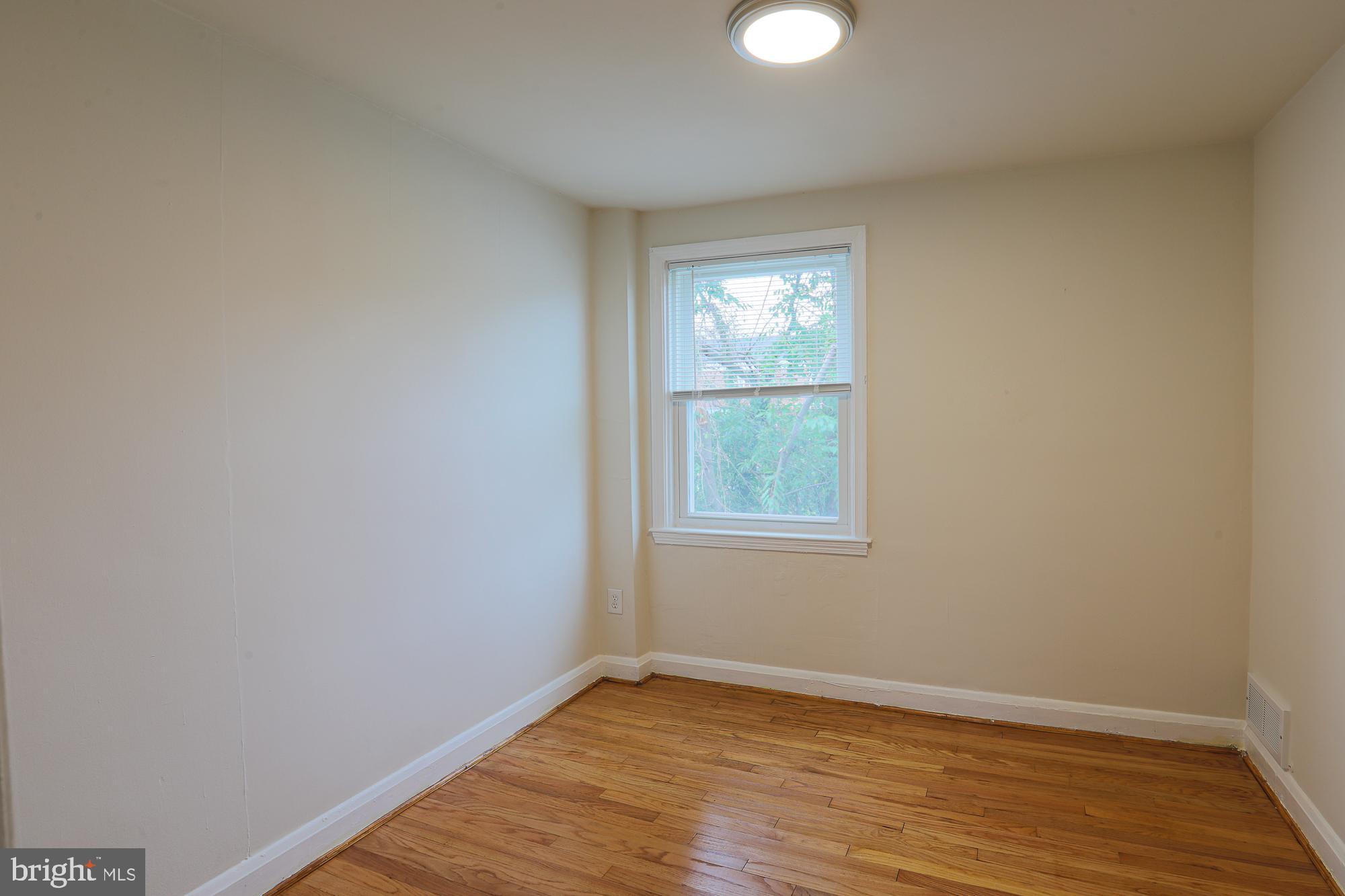 1526 Winford Road Baltimore, MD 21239 - Photo 14 of 27 Bedroom