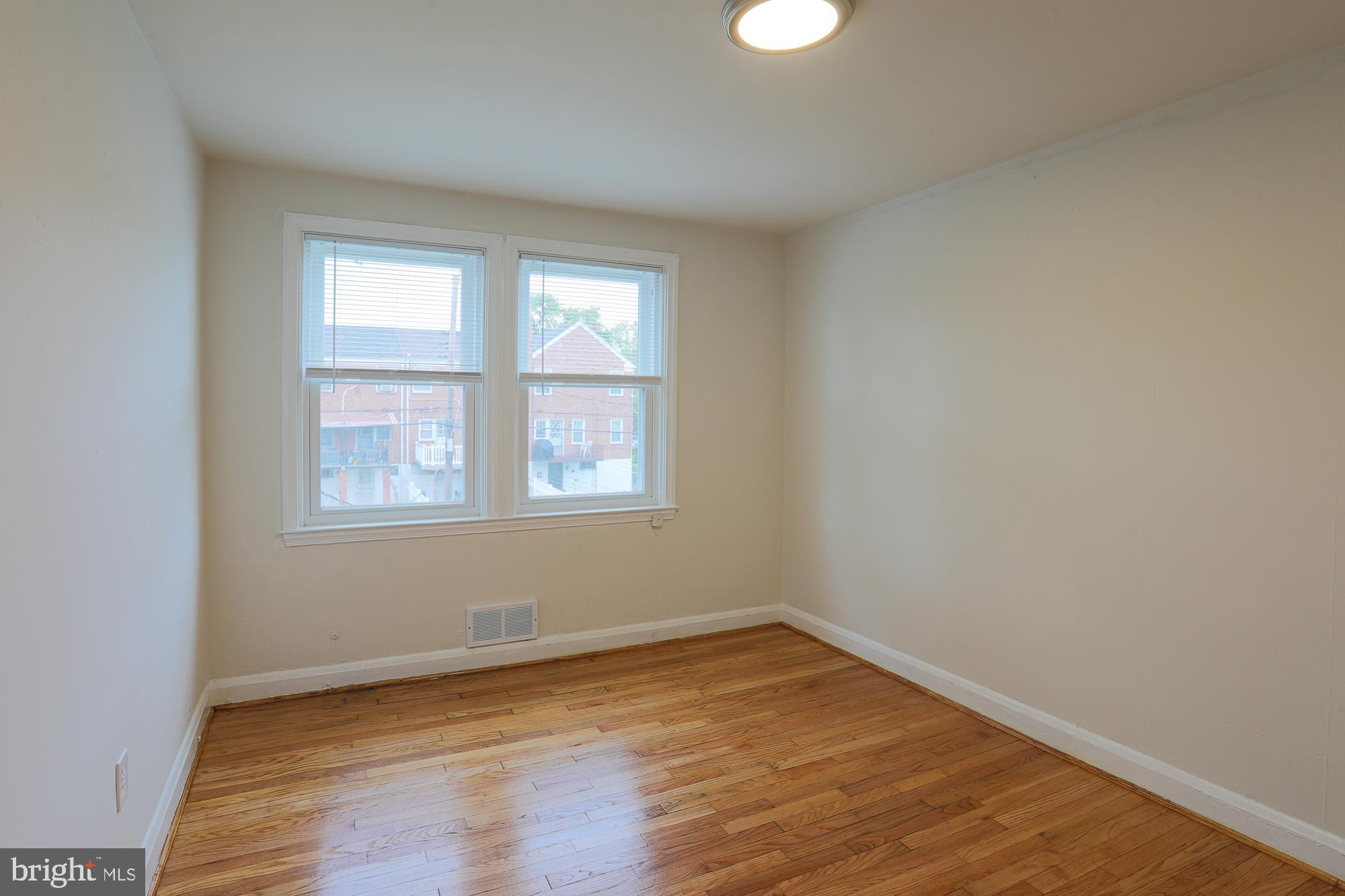 1526 Winford Road Baltimore, MD 21239 - Photo 15 of 27 Bedroom