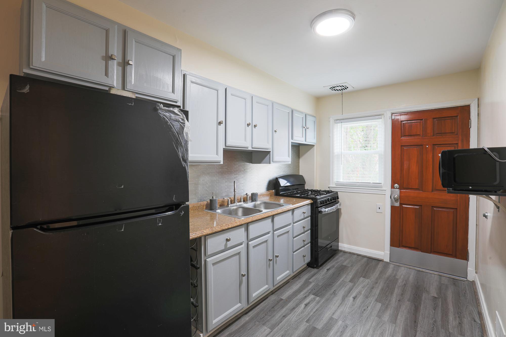 1526 Winford Road Baltimore, MD 21239 - Photo 9 of 27 Kitchen
