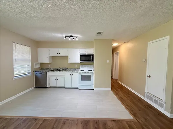 $1,695 | 2603 Foxcroft Circle, Denton, TX 76209