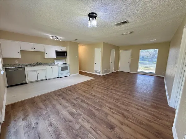 $1,695 | 2603 Foxcroft Circle, Denton, TX 76209