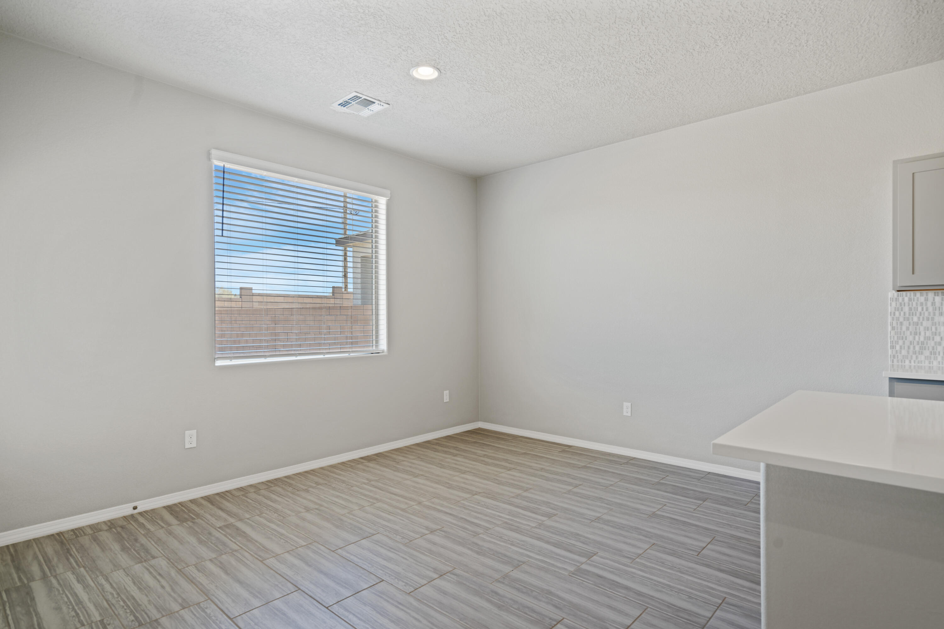 2424 Eglisfield Loop Rio Rancho, NM 87144 - Photo 4 of 16 Gallery Image 4