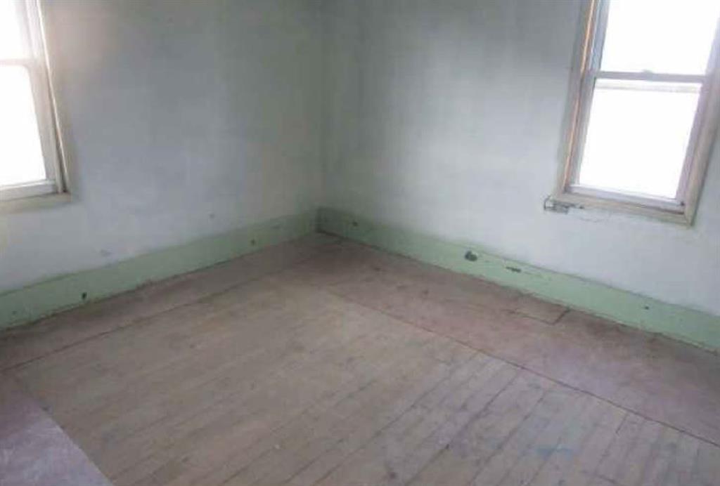 839 Jacoby Road Harwick, PA 15049 - Photo 14 of 14 an empty room with a window