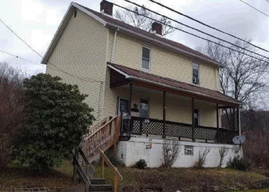 839 Jacoby Road Harwick, PA 15049 - Photo 3 of 14 a white building with outdoor space