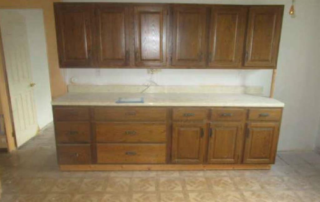 839 Jacoby Road Harwick, PA 15049 - Photo 4 of 14 a view of cabinets