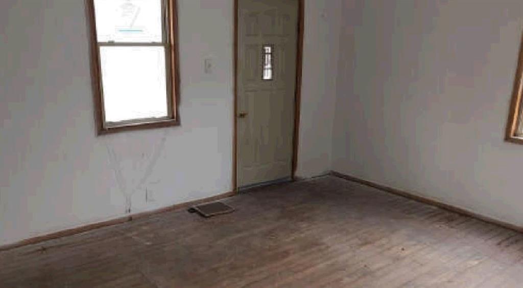 839 Jacoby Road Harwick, PA 15049 - Photo 7 of 14 an empty room with windows