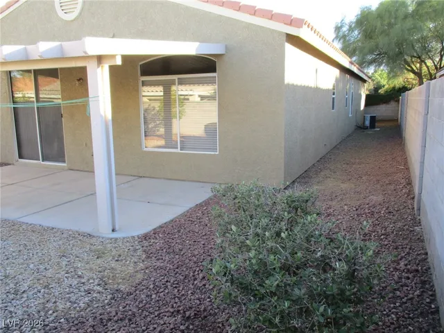 $2,000 | 1052 Country Skies Avenue, Las Vegas, NV 89123