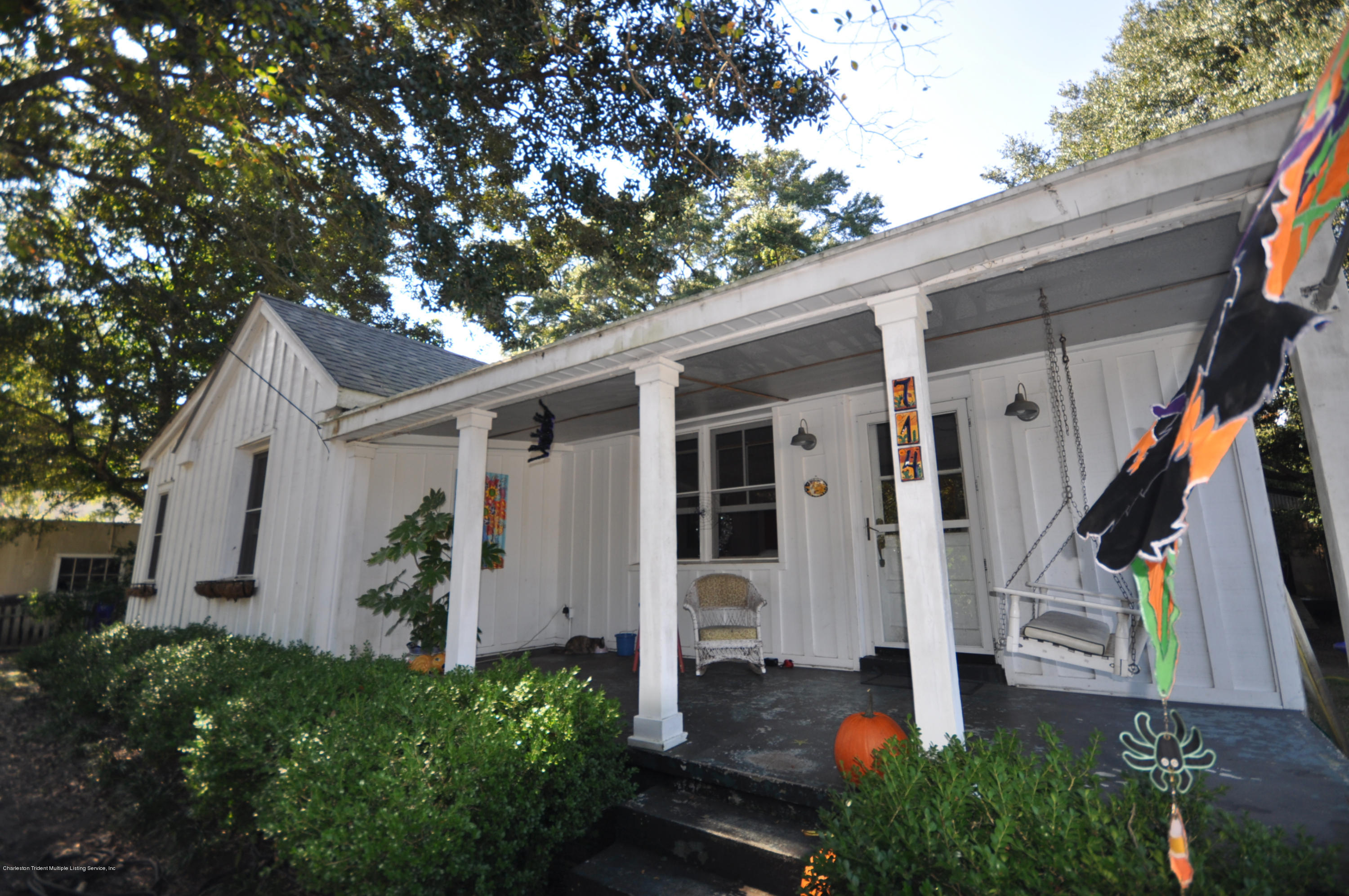 714 Azalea Street Mount Pleasant, SC 29464 - Photo 2 of 14 DSC_3403