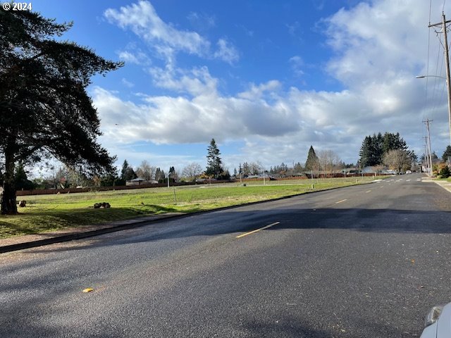 Northwest 10th Avenue Canby, OR 97013 - Photo 3 of 41 a view of green field