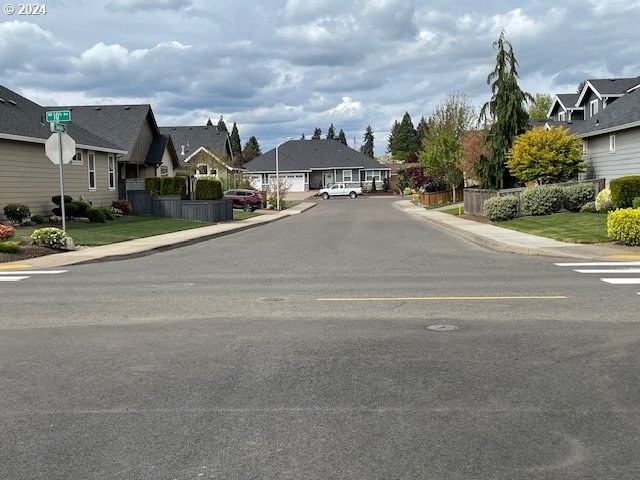 Northwest 10th Avenue Canby, OR 97013 - Photo 34 of 41 a front view of a house with a yard and street view