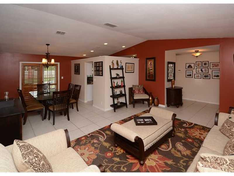 9938 Northwest 42nd Court Sunrise, FL 33351 - Photo 2 of 19 Living Room