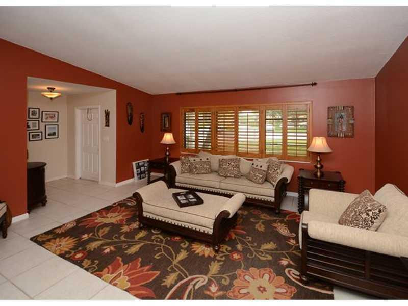 9938 Northwest 42nd Court Sunrise, FL 33351 - Photo 3 of 19 Living Room