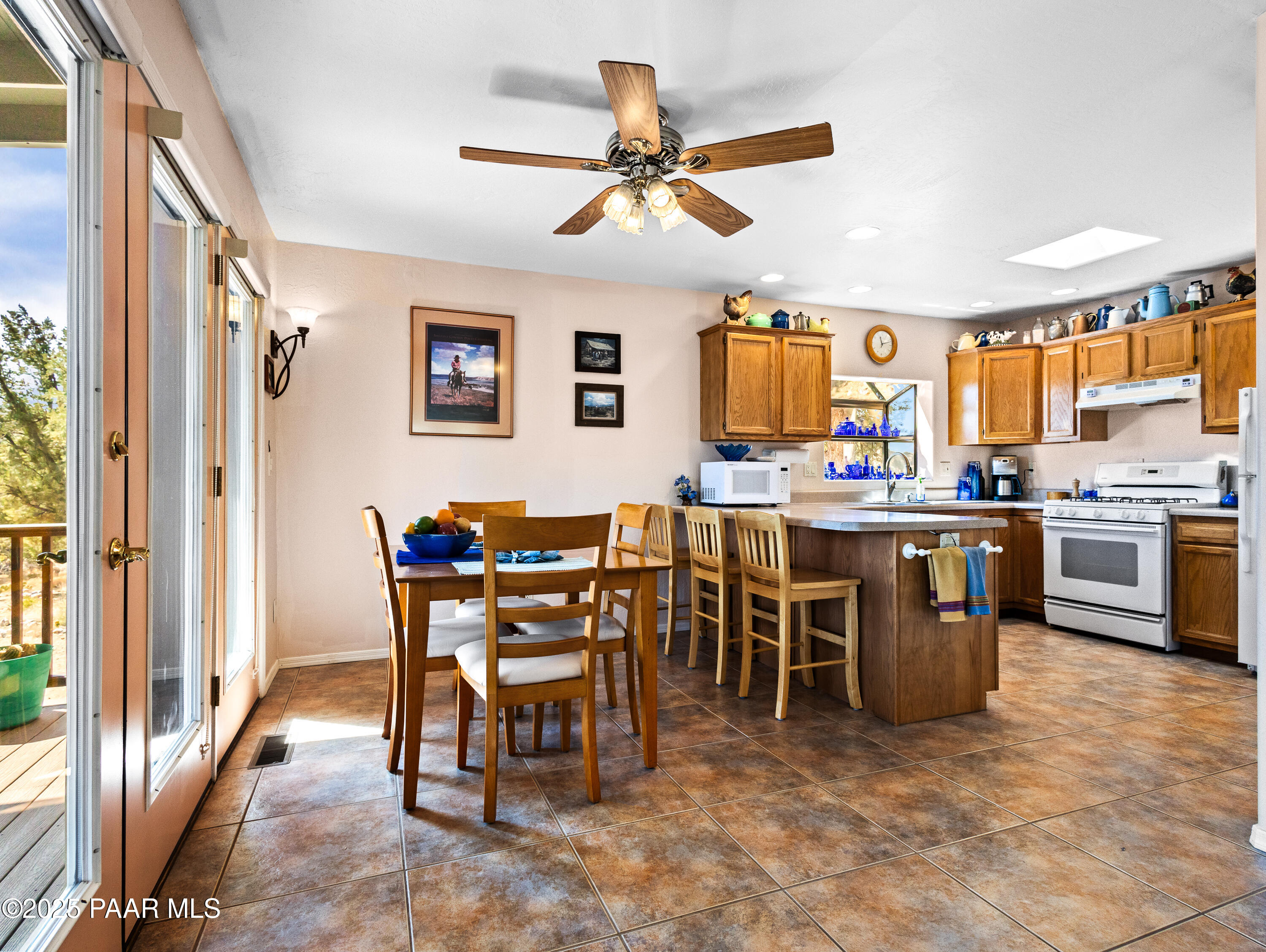 15555 South Middle Ridge Kirkland, AZ 86332 - Photo 22 of 63 15555 S Middle Ridge Rd-38