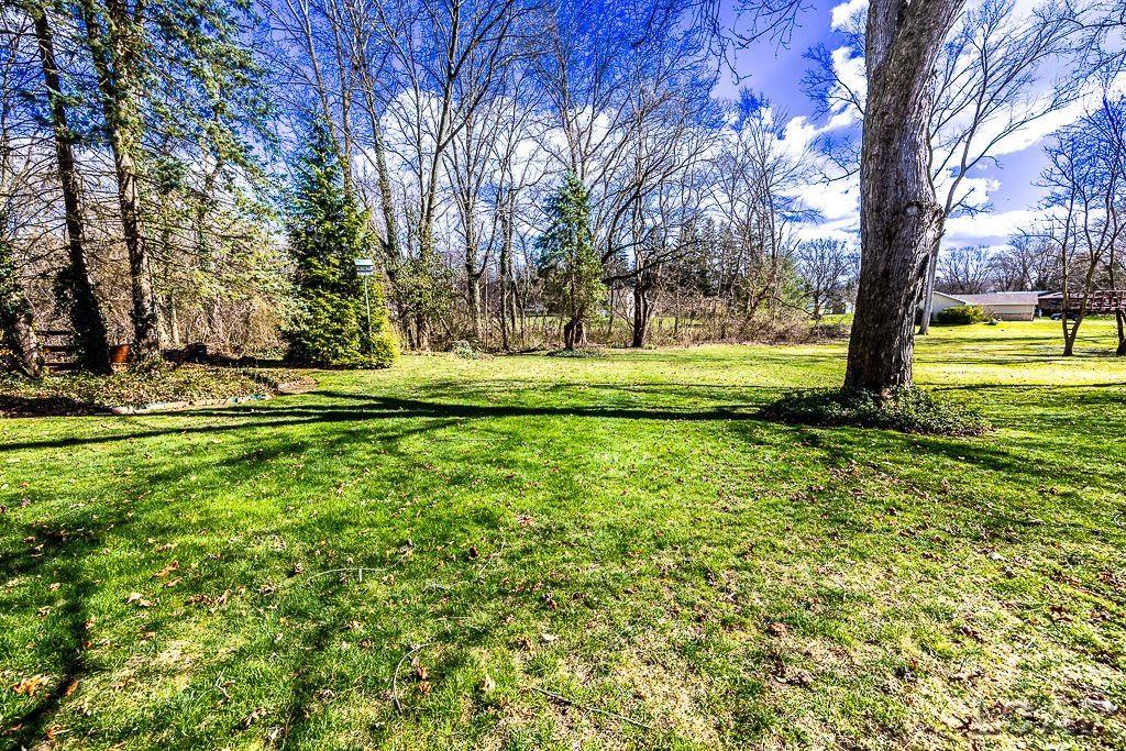 1305 Rutledge Drive Temperance, MI 48182 - Photo 39 of 39 50136473-3bad2c32-aff4-4719-8c51-5039d684da3b.JPG