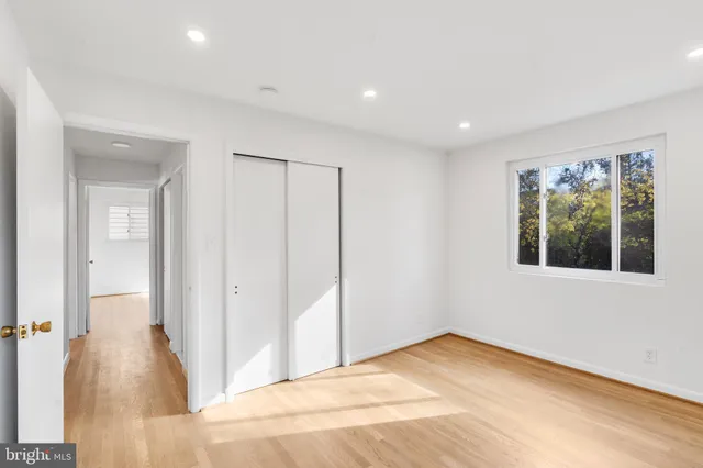 $2,950 | 618 19th Street South, Unit B, Arlington, VA 22202