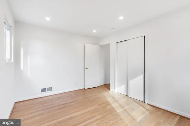 $2,950 | 618 19th Street South, Unit B, Arlington, VA 22202