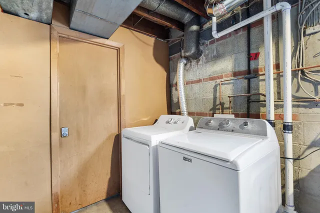 $2,950 | 618 19th Street South, Unit B, Arlington, VA 22202