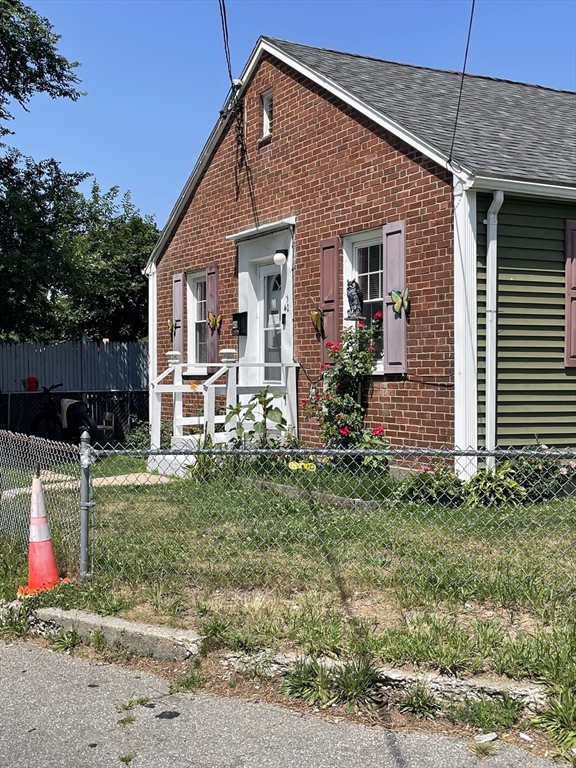 40 Ames Street Springfield, MA 01104 - Photo 13 of 14