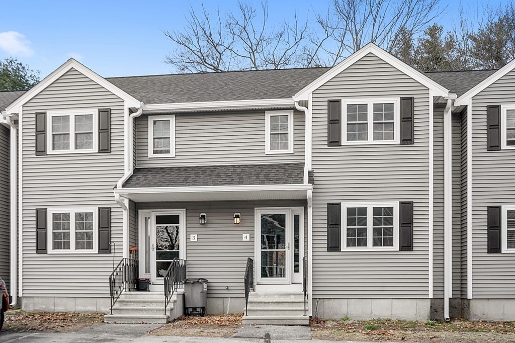 a view of a house and outdoor space