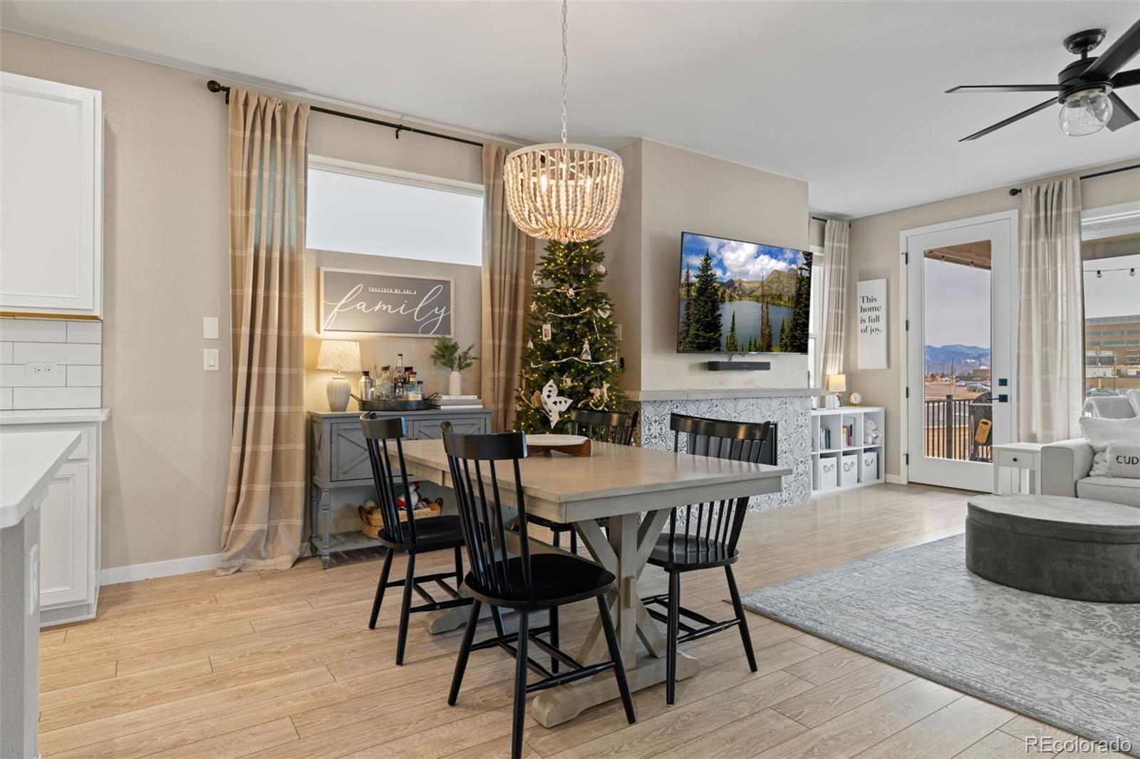 9071 Southurst Street Highlands Ranch, CO 80129 - Photo 8 of 46 Gallery Image 8