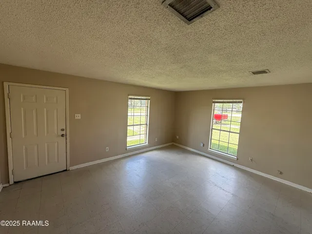 $1,250 | 105 Lord Boulevard, Lafayette, LA 70503