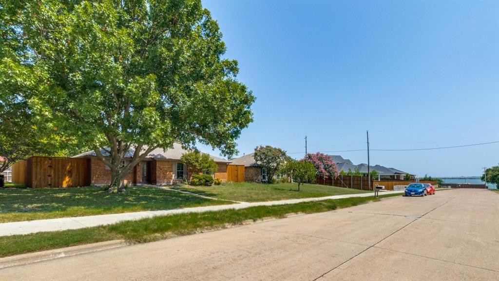 2218 Fuqua Road Rowlett, TX 75088 - Photo 4 of 25