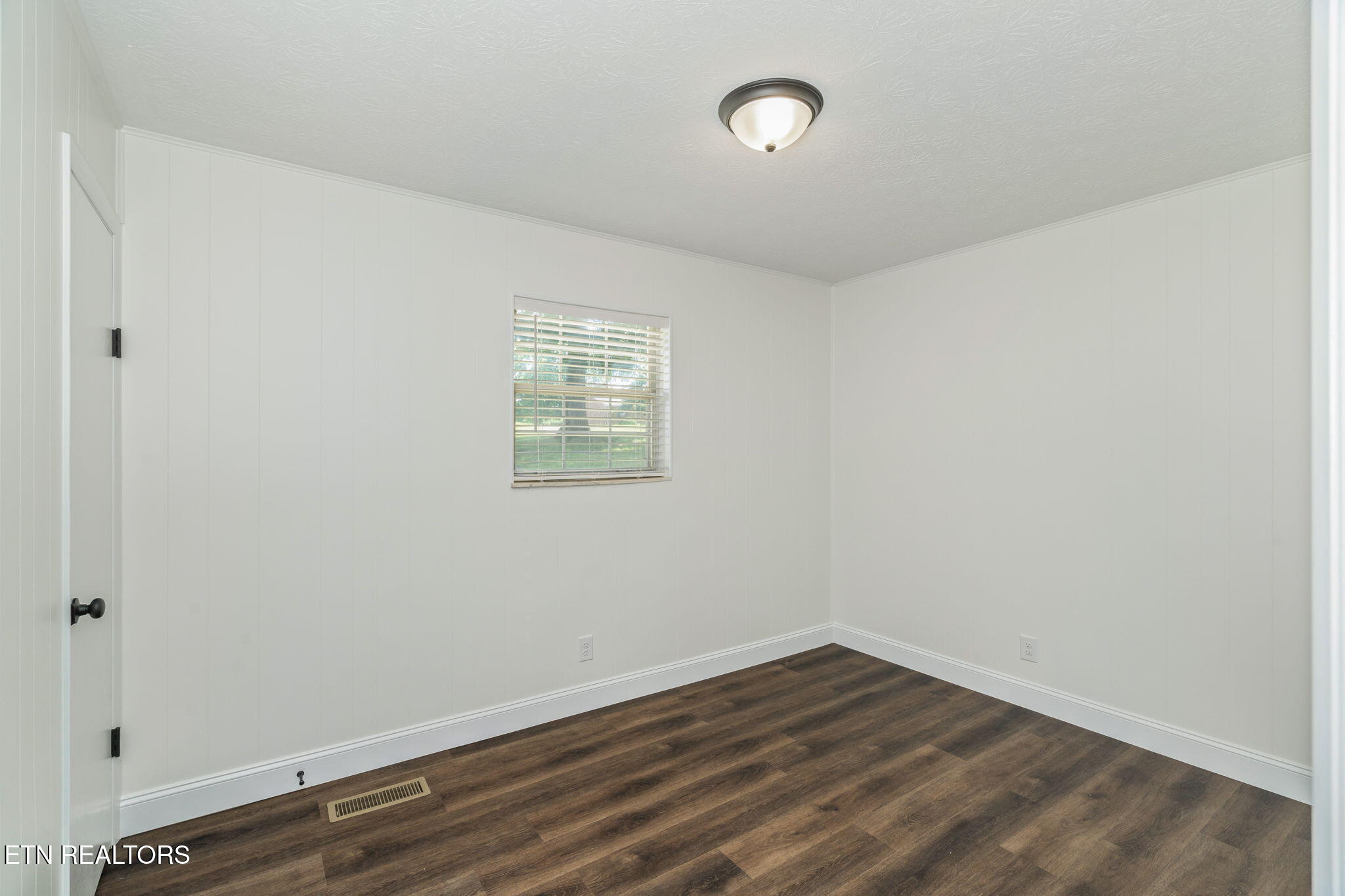 8107 Conner Road Powell, TN 37849 - Photo 17 of 37 16-web-or-mls-8107 Conner Road-17