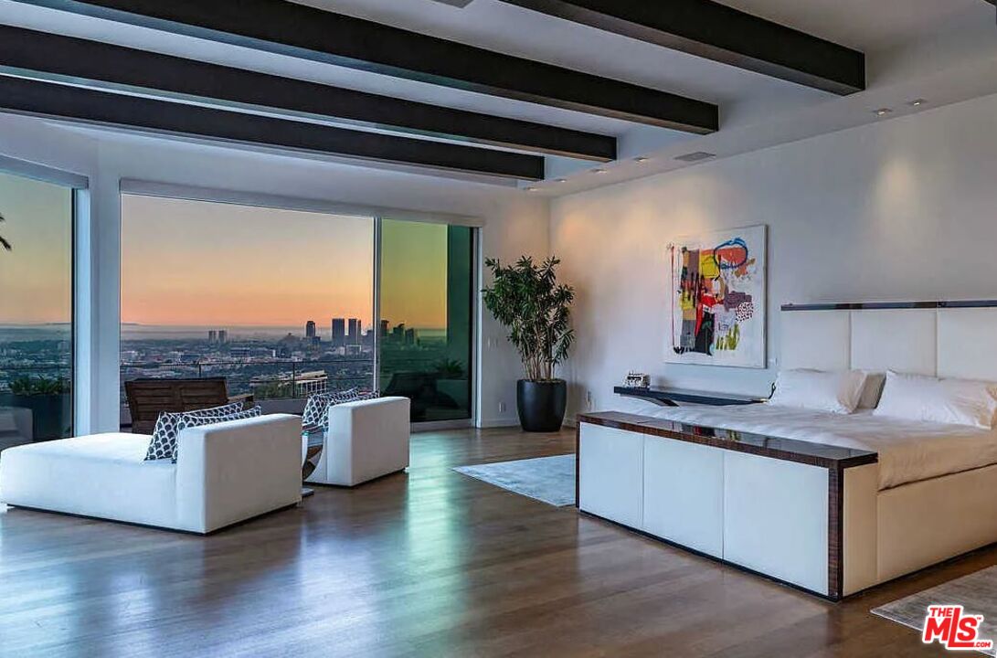 1380 Mockingbird Place Los Angeles, CA 90069 - Photo 11 of 13