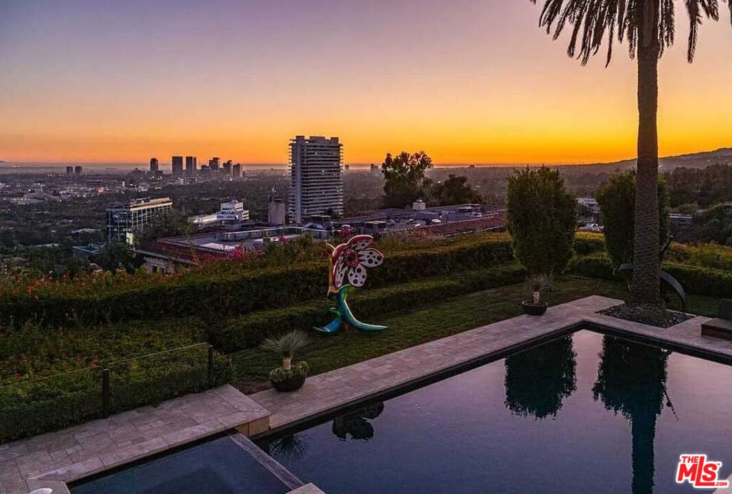 1380 Mockingbird Place Los Angeles, CA 90069 - Photo 7 of 13