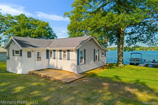 $388,700 | 4432 East Cedar Lake Drive, Greenbush, MI 48738