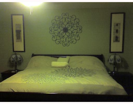 3325 South Staples Street Corpus Christi, TX 78411 - Photo 7 of 10 a bathroom with a bathtub