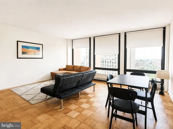 $2,100 | 200 Locust Street, Unit 11HN, Philadelphia, PA 19106