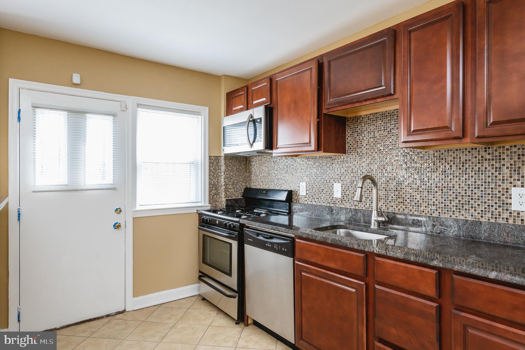 1667 Northbourne Road Baltimore, MD 21239 - Photo 14 of 47