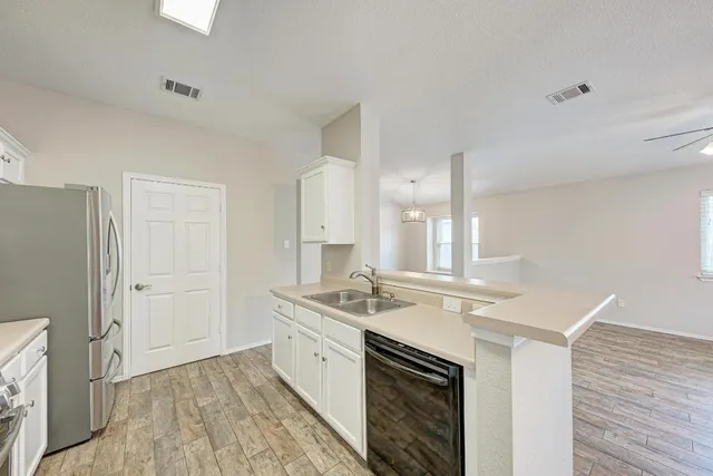 $1,900 | 3511 Rock Shelf Lane, Round Rock, TX 78681