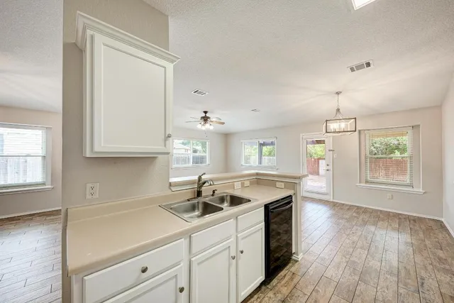 $1,900 | 3511 Rock Shelf Lane, Round Rock, TX 78681