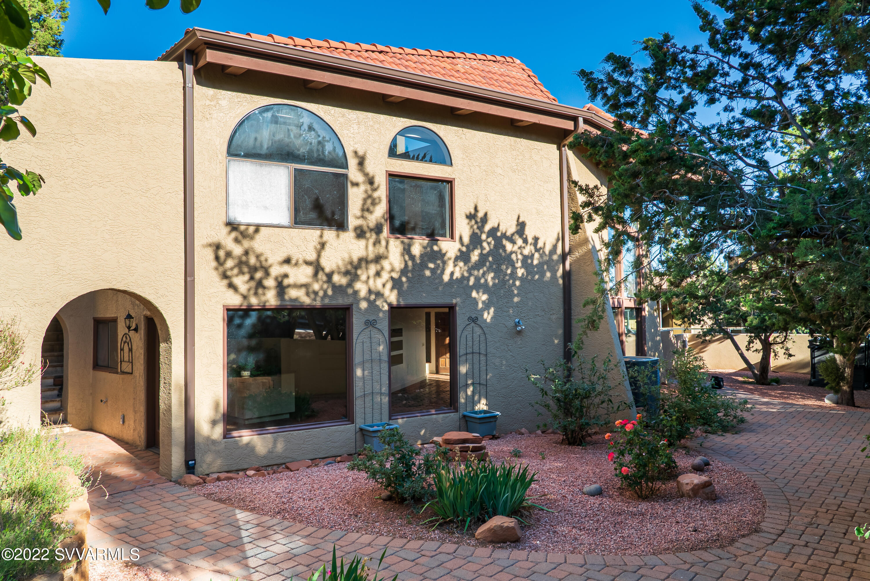 155 Sugarloaf Road Sedona, AZ 86351 - Photo 15 of 53 15_Plenty of Room for Outdoor Dining