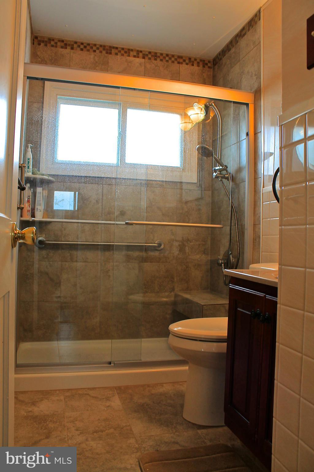 8717 Roper Road Baltimore, MD 21234 - Photo 12 of 21 Bath